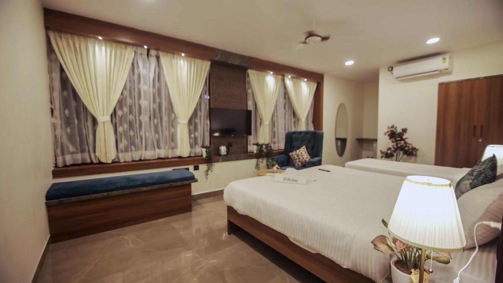 Radhe Suites Hyderabad Esterno foto