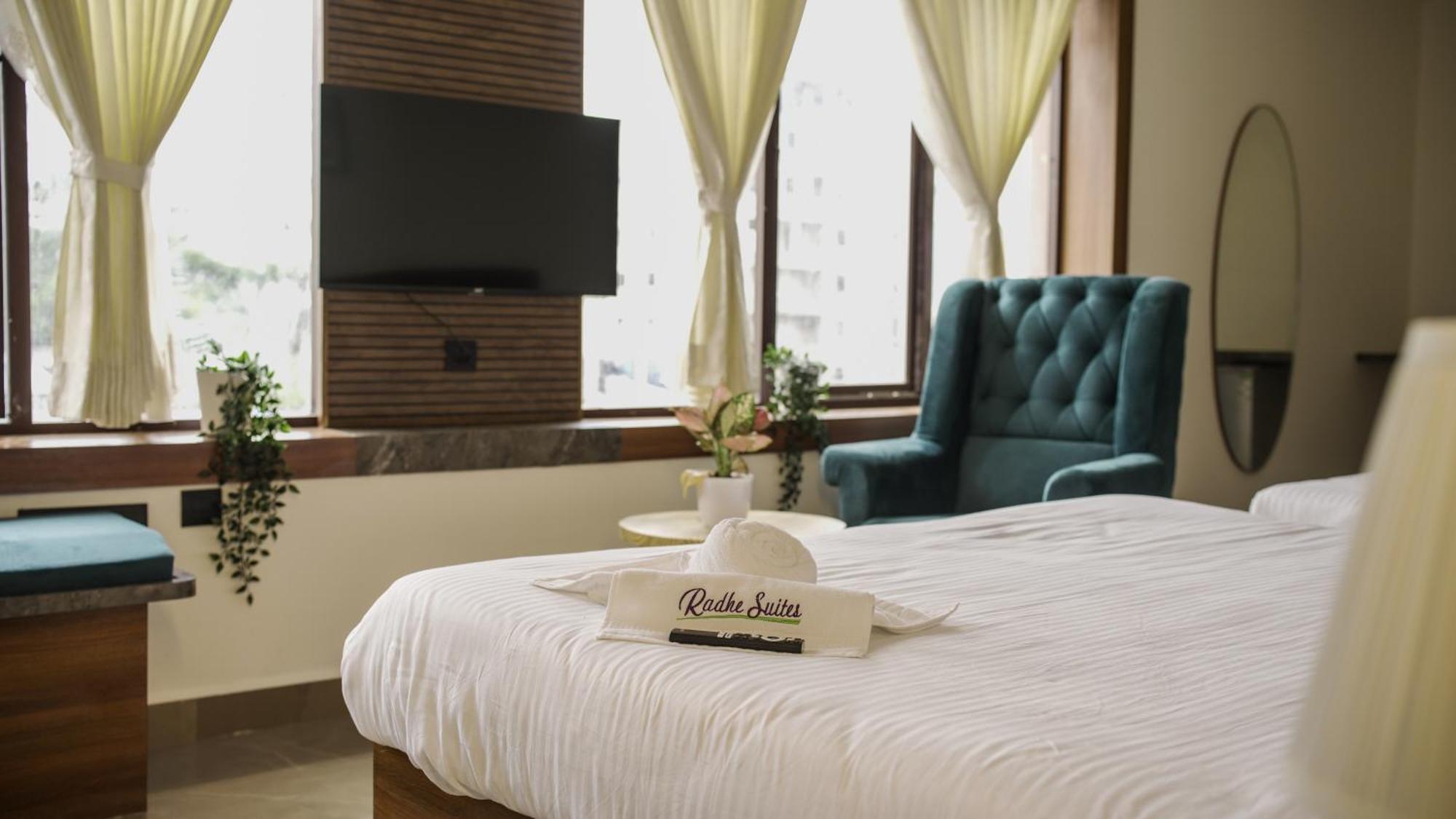 Radhe Suites Hyderabad Esterno foto