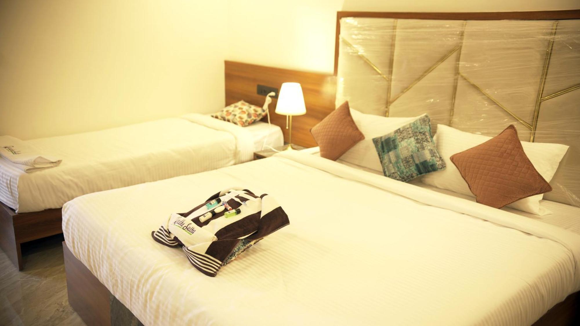 Radhe Suites Hyderabad Esterno foto