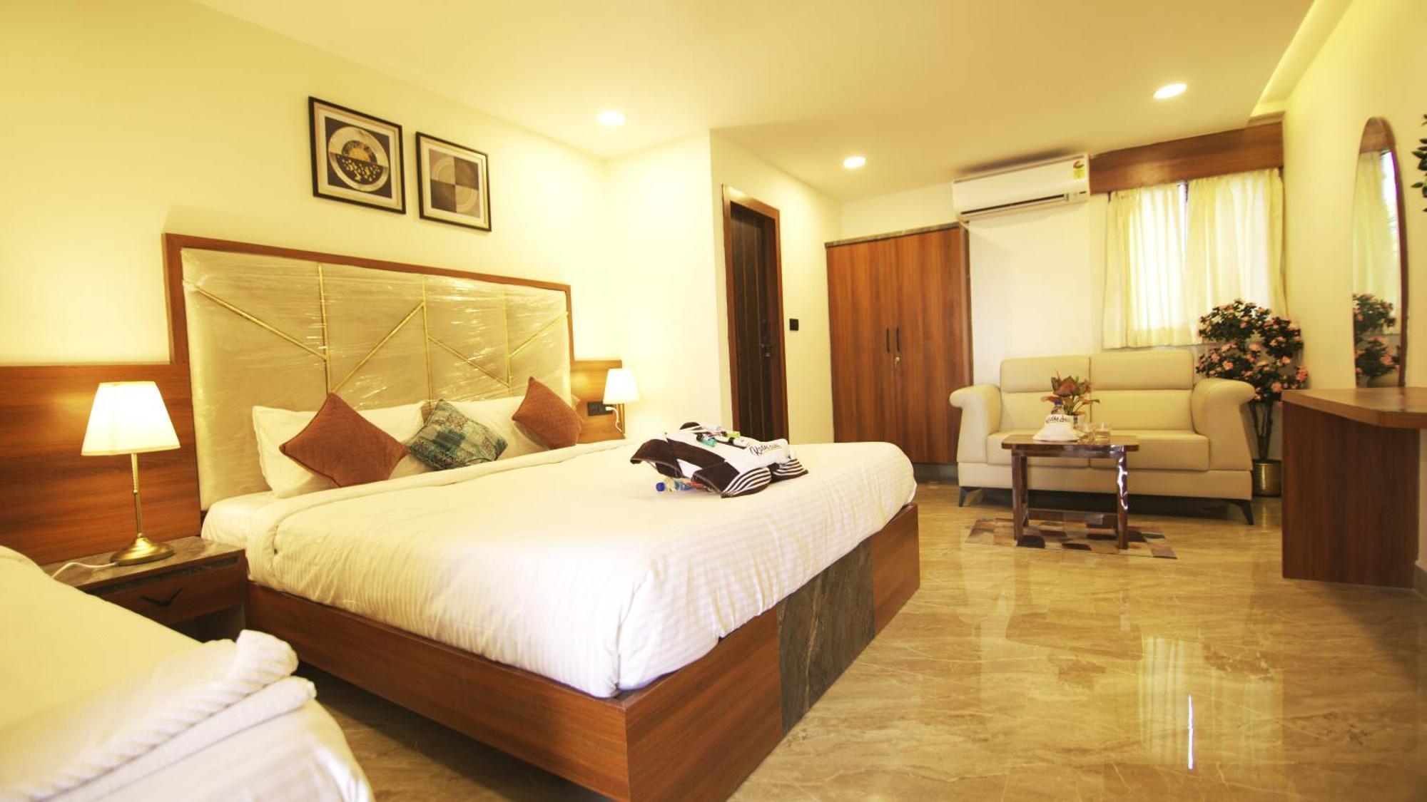 Radhe Suites Hyderabad Esterno foto