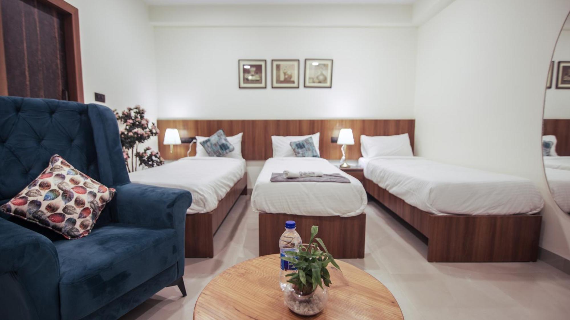 Radhe Suites Hyderabad Esterno foto