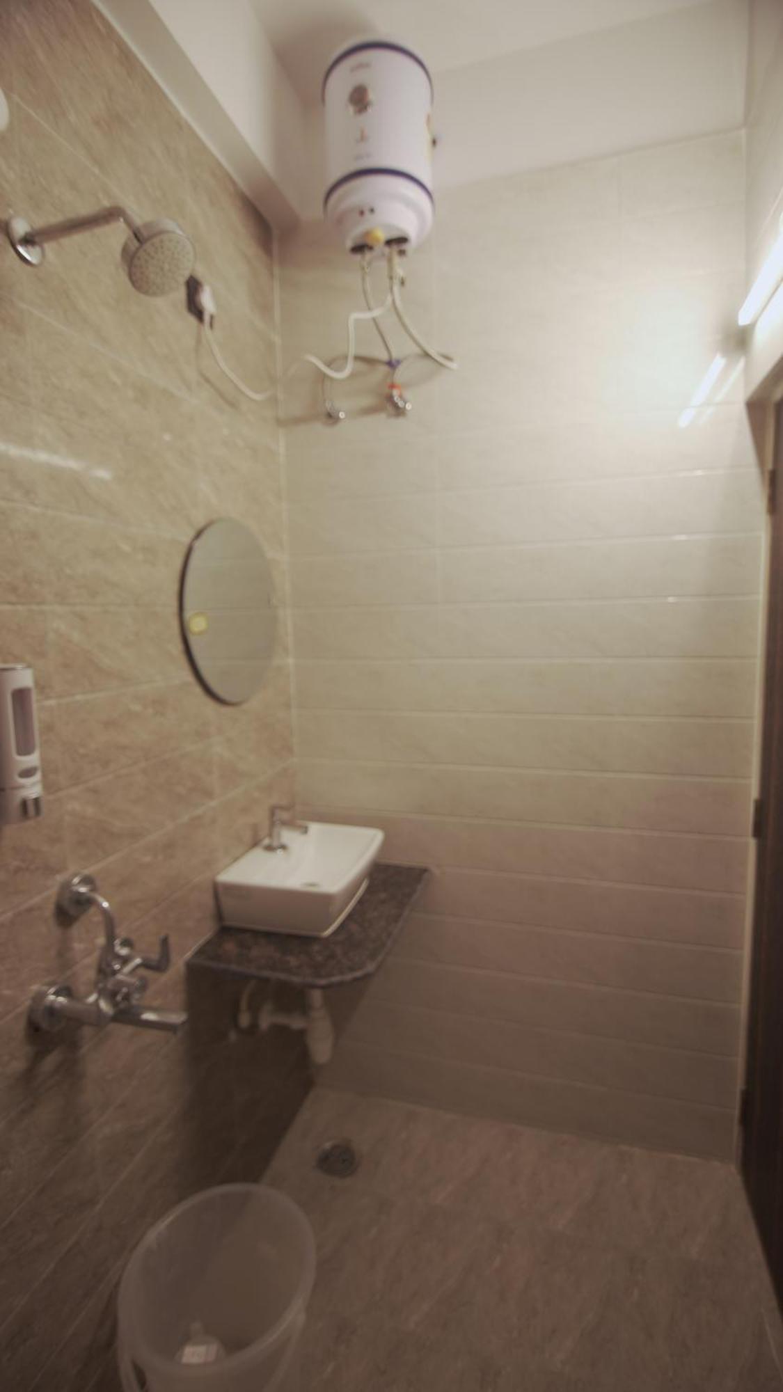 Radhe Suites Hyderabad Esterno foto