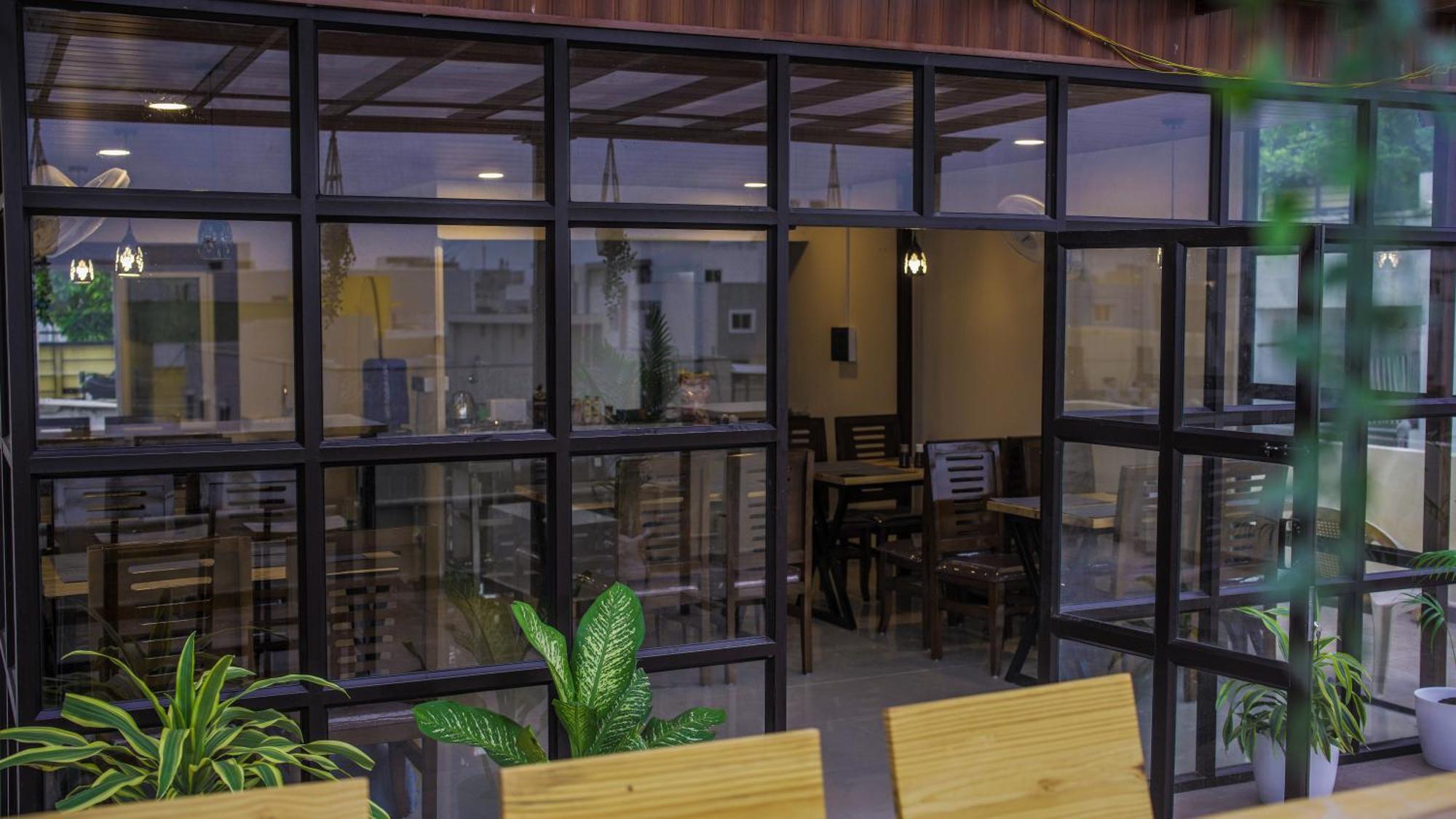 Radhe Suites Hyderabad Esterno foto